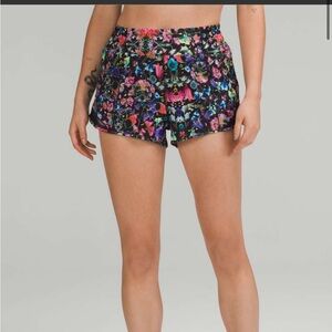 high rise hotty hot shorts 2.5 in